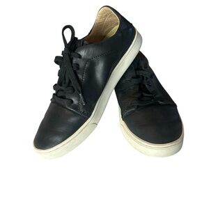 OluKai Black and White Sneakers Versatile Low-Top